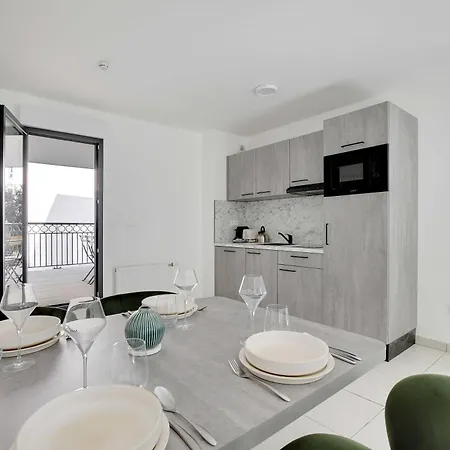 Elegant Appt - 2bdr 6p - Near Paris & La Defense
