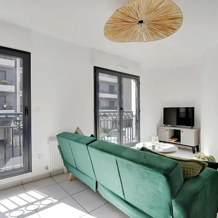 Elegant Appt - 2bdr 6p - Near Paris & La Defense *
