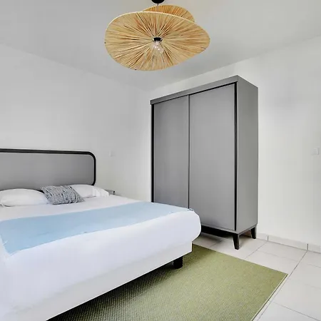 Elegant Appt - 2bdr 6p - Near Paris & La Defense דירה *