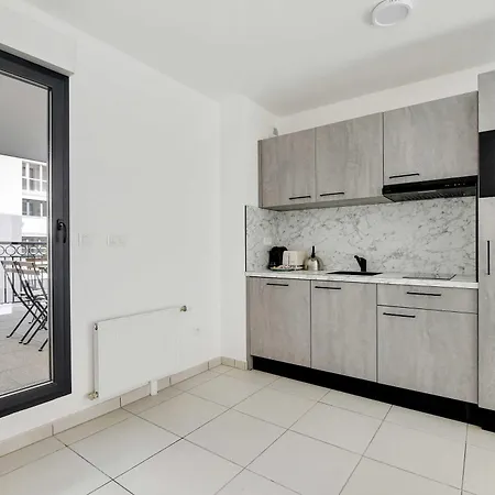 Elegant Appt - 2bdr 6p - Near Paris & La Defense Appartement